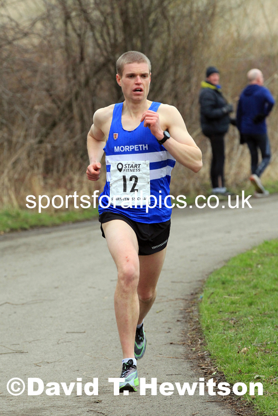 Senior men and veteran men over-40s NECAA Road Relay Champs., Hetton Lyons Park, Hetton le Hole, County Durham. Photo: David T. Hewitson/Sports for All Pics
